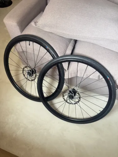 Rodas Speed Road Gravel Trek Bontrager boost 700x32 completa