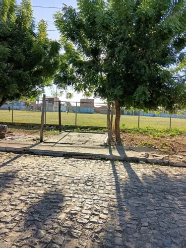 Casa no parque universitário em frente ao campo da picarreira