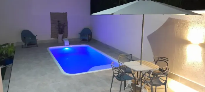 Casa especial no Boqueirão - 3 quartos, piscina, churrasqueira e decoração diferenciado