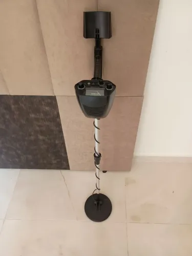 Detector de Metal Com Pá Coletora.