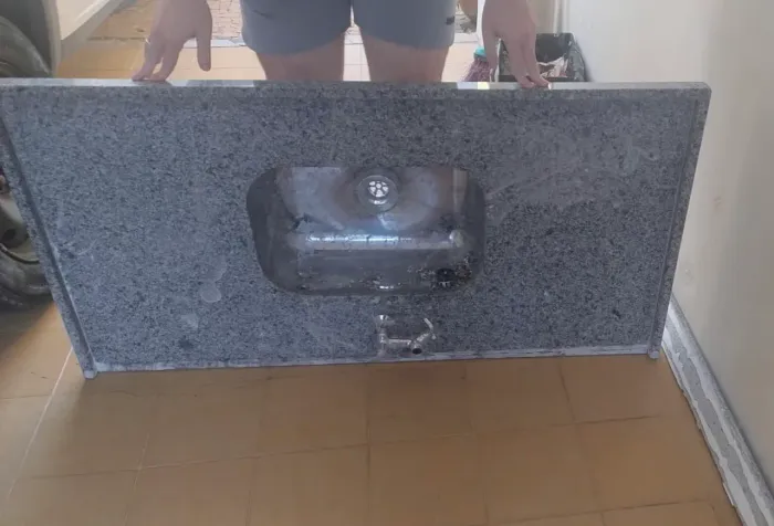 Conjunto de pia, cuba e torneira para cozinha