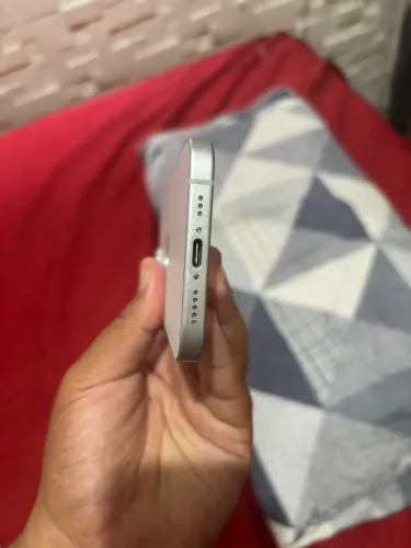 iPhone 15 128GB 94% de bateria