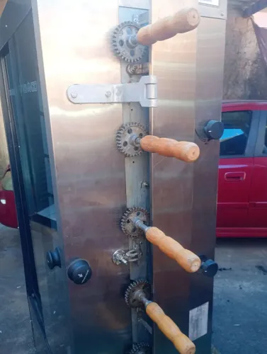 Máquina de assar frango Venâncio em Anápolis