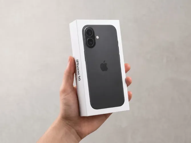 IPHONE 16 128GB (PRETO) CHIP FÍSICO/ANATEL - NOVO, LACRADO E 01 ANO DE GARANTIA APPLE