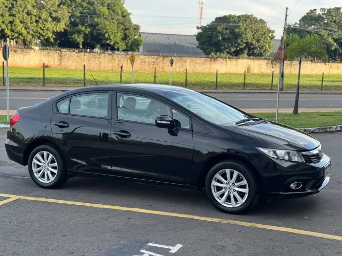 Honda Civic Sedan LXR 2.0 Flexone 16V Aut. 4P 2014