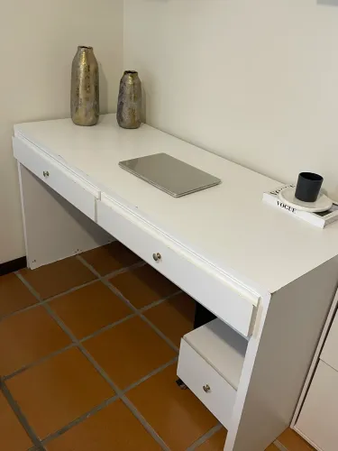 Mesa de escritório toda em MDF com 2 gavetas Grandes