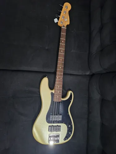 Baixo Fender Blacktop Precision Bass