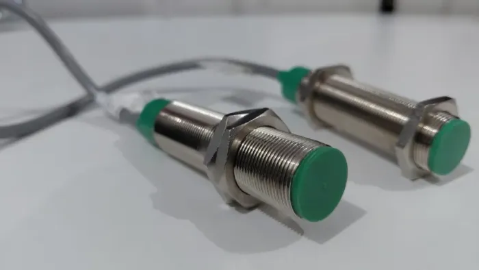 Sensor Capacitivo WEG SC5T-18G1LPA