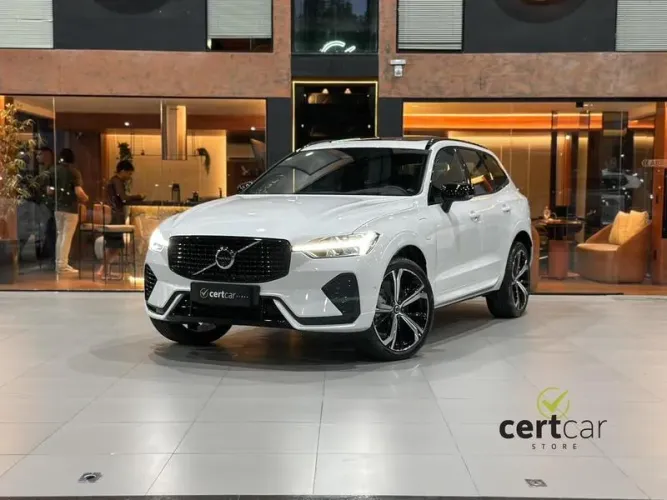 Volvo XC-60 T-8 Ultra Dark 2.0 AWD (híbrido) 2025