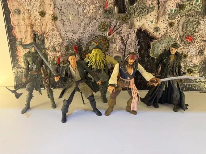 Bonecos Piratas do Caribe