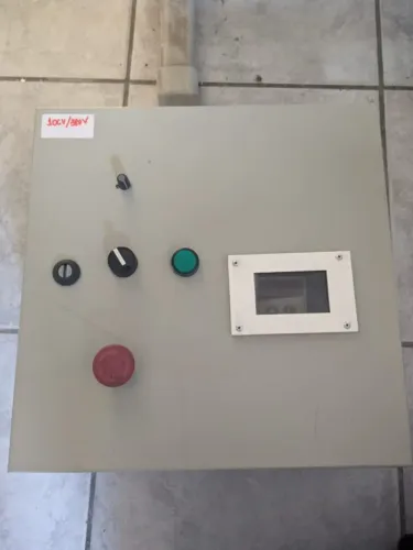Montagem de painel com inversor de frequência 220V sob encomenda monofásico para trifásico