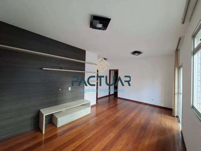 Apartamento de 3 quartos com 2 vagas de garagem paralelas no Buritis