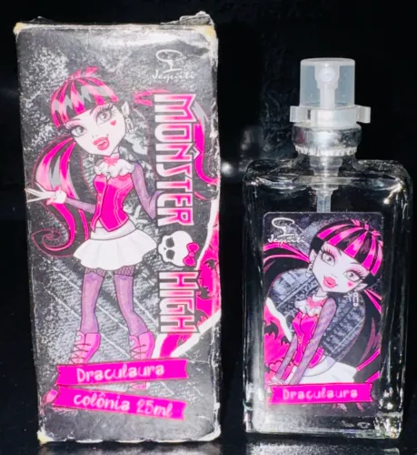 Monster High, perfume, 2 cadernos com adesivos!!