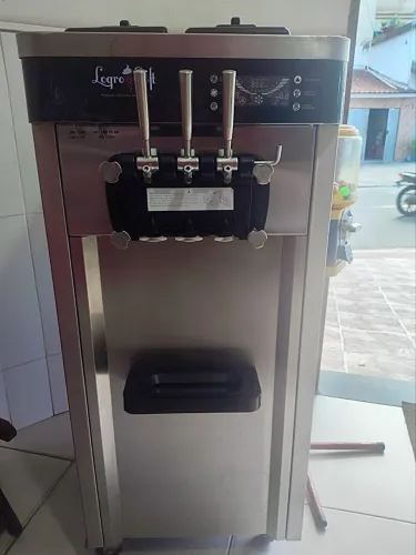 Máquina De Sorvete Logrosof 3 bicos, 3 sabores