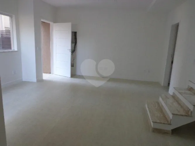 Casa à venda com 3 quartos, sendo 1 suíte, no condomínio Professor Teot?nio Monteiro de Ba