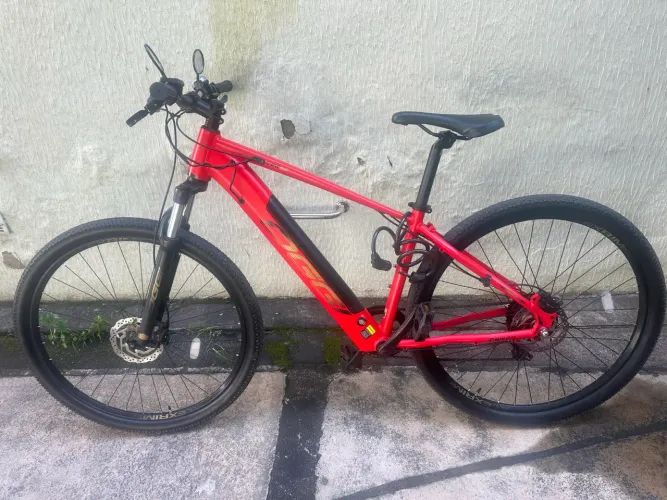 Bicicleta Elétrica Oggi Big Wheel 8.0 em excelente estado de conservação