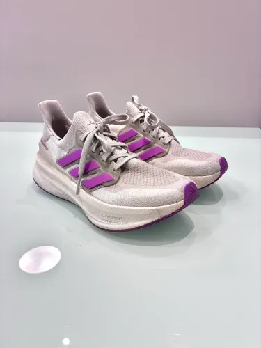 Tênis Adidas Ultraboost 5 - Tamanho 36