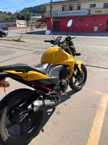 CB300R 2011 (ler descrição )