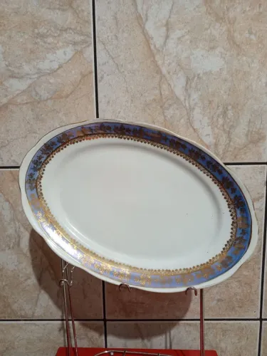 Travessa oval de porcelana 
