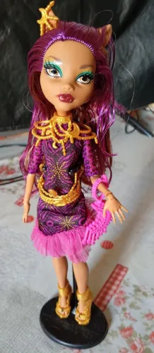 Clawdeen FCA Completa+ Suporte (acompanha cinto, brinco, colar e bolsa)