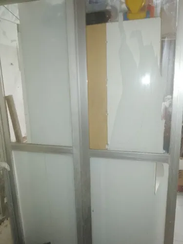Porta de vidro três folhas