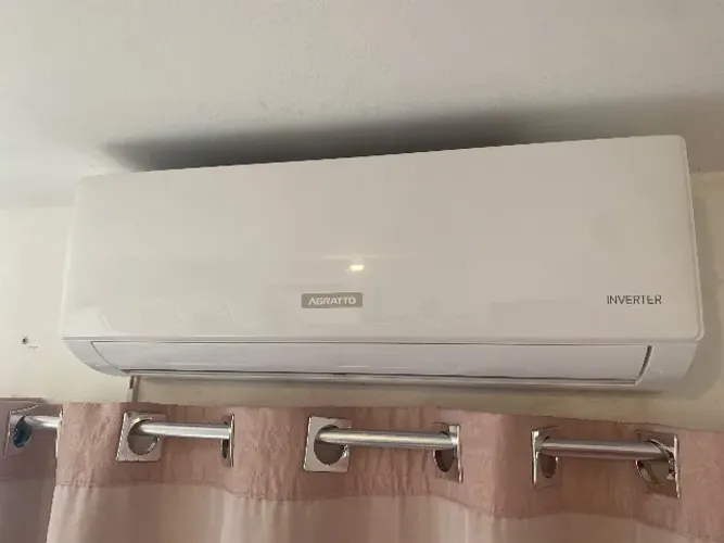 Um ar-condicionado de 12btus, inverter, 220 volts, por 1.200,00.