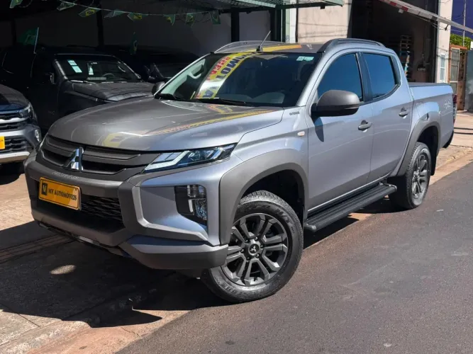 Mitsubishi L200 Tri. S. Outd. Plus 2.4 4X4 Die. AUT 2025
