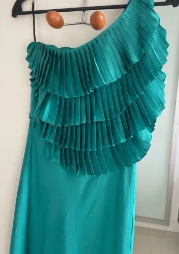 Vestido PatBo turquesa Plisse Cascata