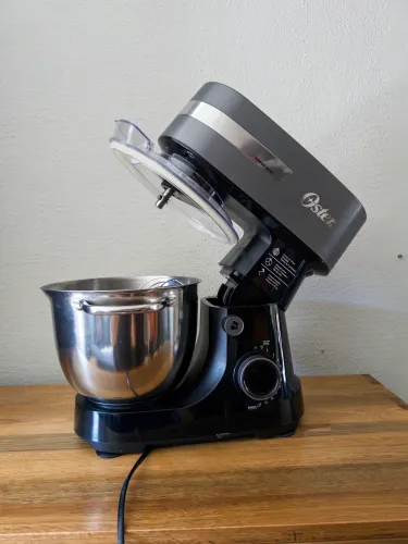 batedeira planetária oster 800W - 127V