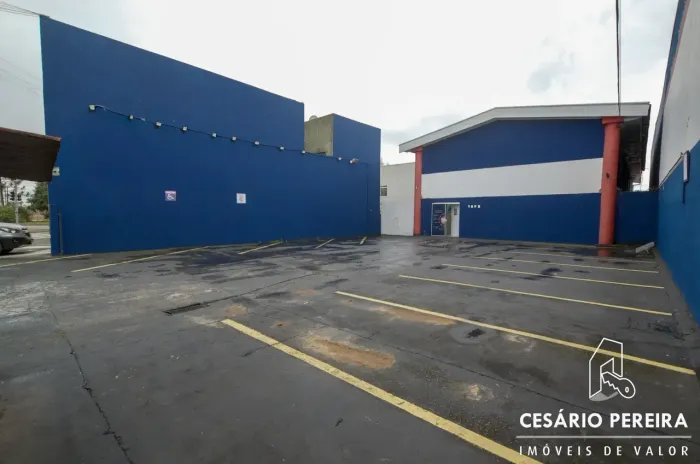 Imóvel comercial no Portão!