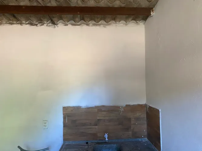 Alugo chácara para fins residenciais ou comerciais.