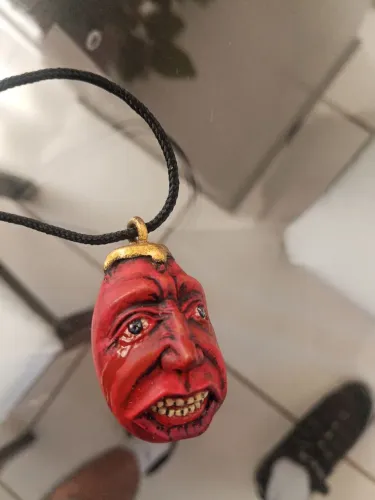 Colar Behelit Berserk Vermelho Edição Rara Feito a Mão