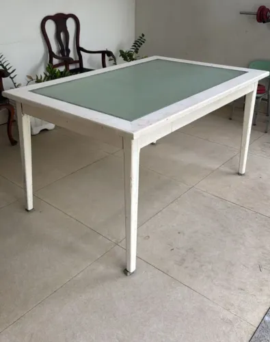 Mesa rústica de madeira/vidro 1,50m×1,00×0,85p