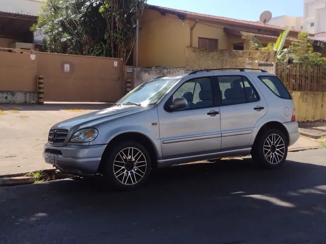 Mercedes-Benz ML-320 4X4 2001