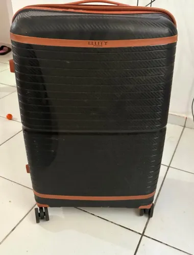 Mala grande para viagem internacional/ preta 