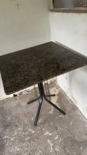 Mesa em granito p/4 pessoas