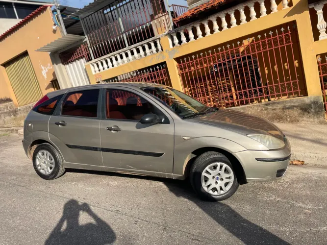 Ford Focus 1.6 S/se/se Plus Flex 8v/16v 5P 2005