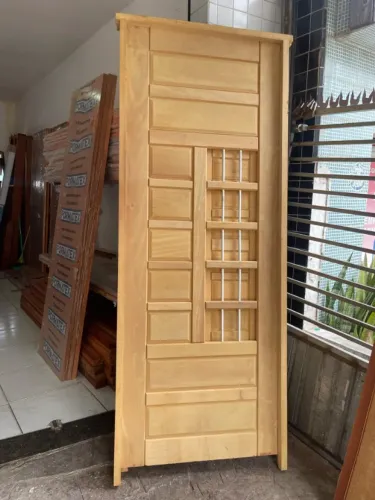 PORTA MADEIRA TATAJUBA C/ JANELA LATERAL 80X2,10