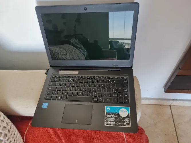 Vendo: Notebook Positivo Stilo One XC3550 - Ótimo Custo-Benefício!