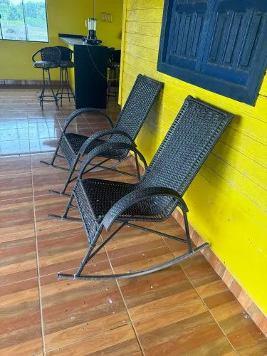 Vende-se lindas cadeiras de balanço