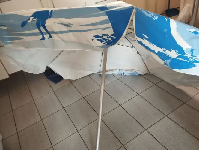 Vendo sonbreiro em boas condições de uso pra quem gosta de conforto