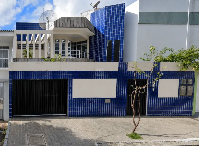 Casa Comercial à venda, 7 quartos, 4 suítes, 2 vagas, Salgado Filho - Aracaju/SE