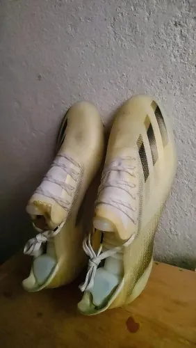 Chuteira Adidas X Ghosted