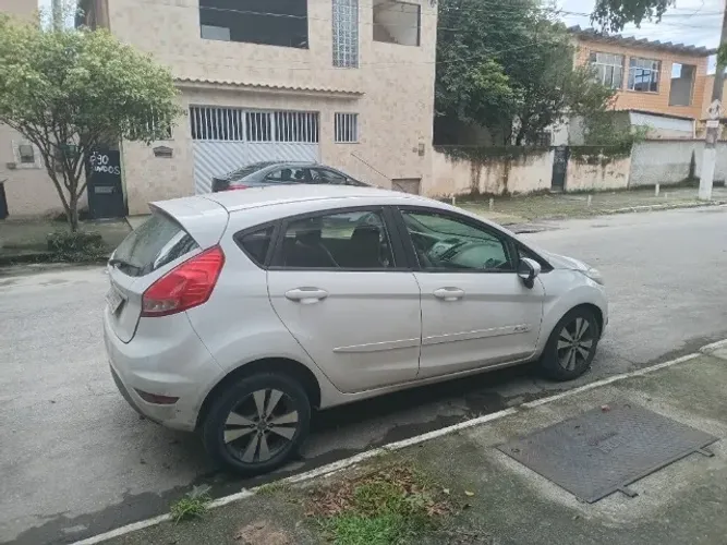 Ford Fiesta 1.5 16V Flex Mec. 5P 2015
