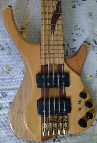 Baixo MGBass 5c