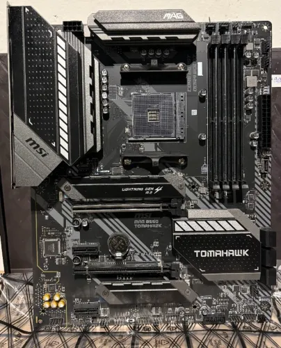 Placa Mãe MSI MAG B550 TOMAHAWK
