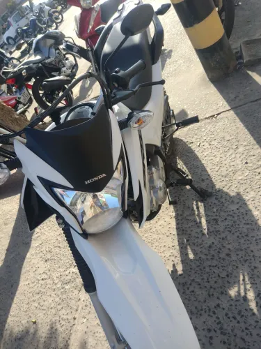 Vendo Bros 160 único em bom estado de conservação 