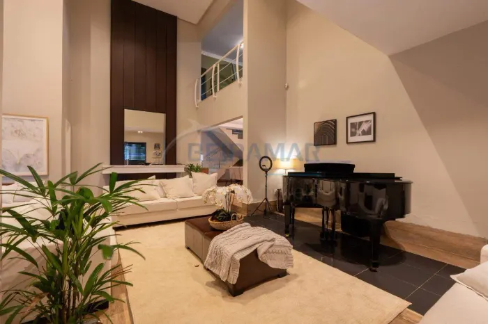 Casa de alto Padrão para venda com 5 Suítes em Arniqueiras - DF
