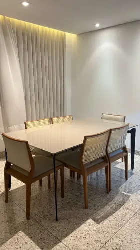 Mesa de jantar prima linea com 6 cadeiras