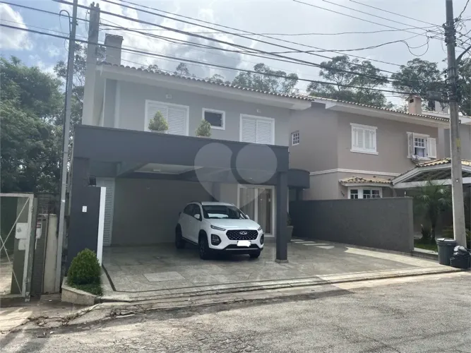 Sobrado à venda com 4 quartos em Jardim Itatinga, São Paulo